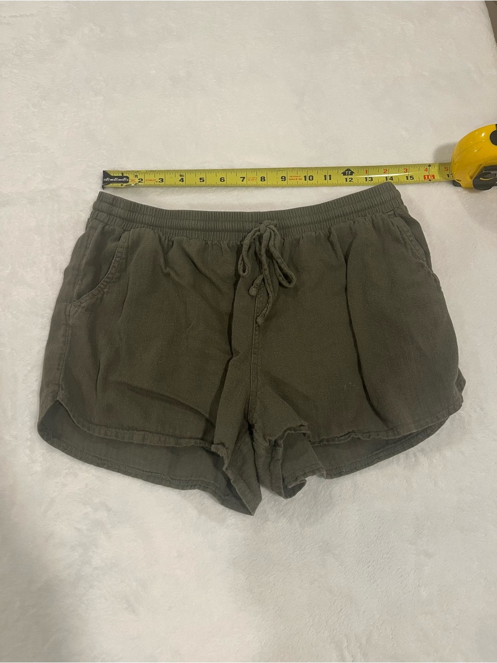 Universal Thread Olive Green Drawstring Shorts - Size Medium
